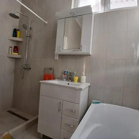 Nati Es Bea Vendeghaz Apartmán