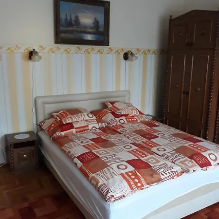 Nati Es Bea Vendeghaz *